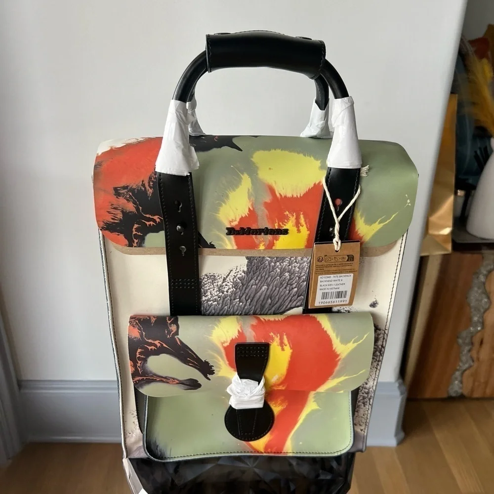 DR MARTINS TATE MUSEUM LEATHER BACKPACK - Picture 12 of 14